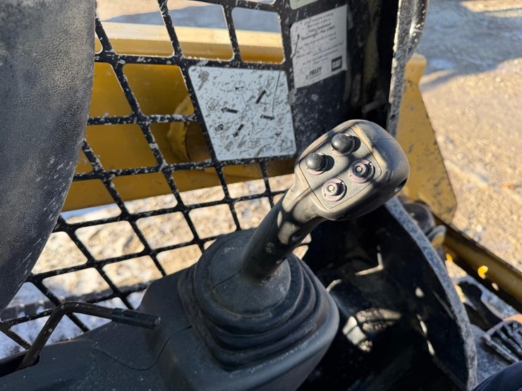 caterpillar-239d-image-25