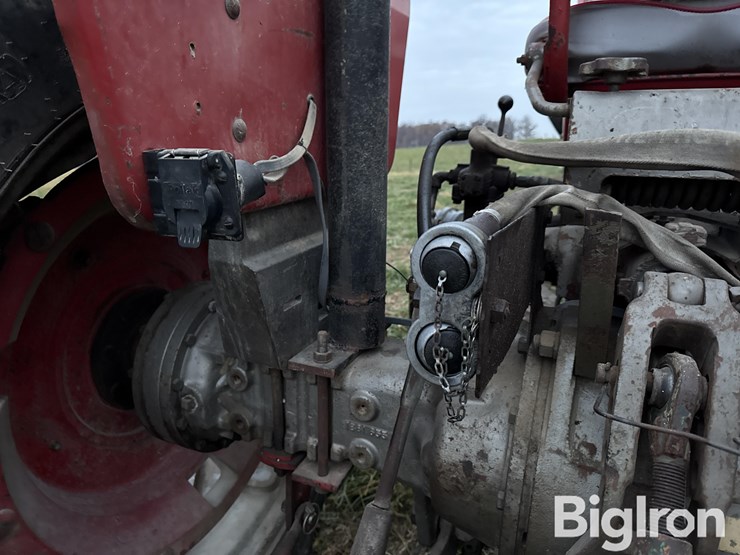 massey-ferguson-165-image-12