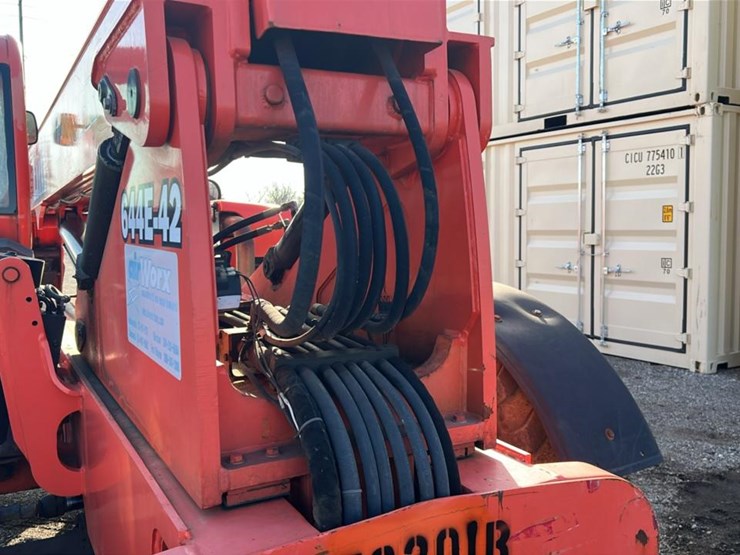 2005-lull-644e-42-image-26