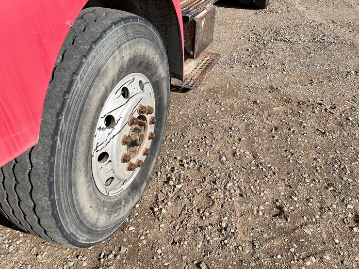 #1108-•-1996-international-cab-and-chassis-(has-mn-title)-image-8