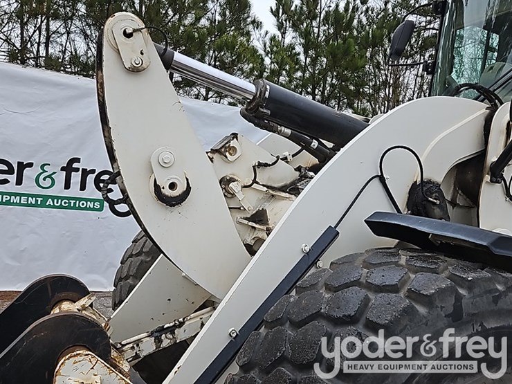 2014-caterpillar-930k-image-17