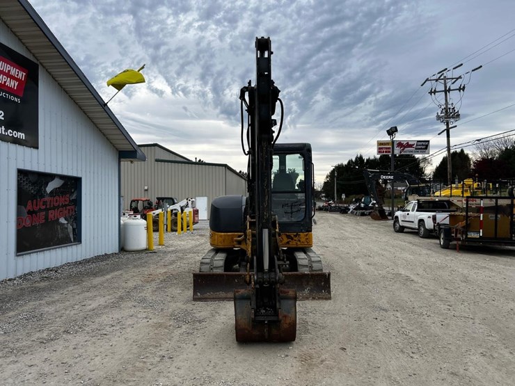 2010-john-deere-60d-image-8