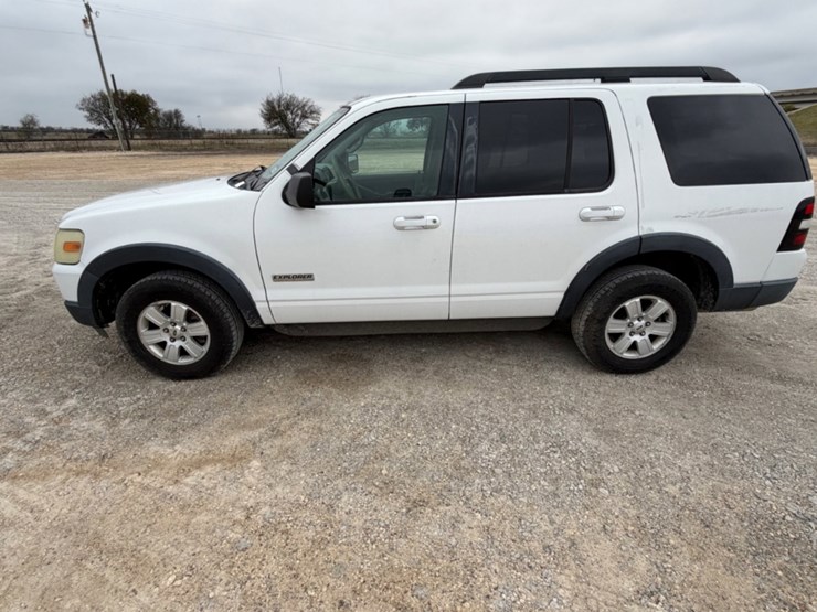 ford-explorer-image-8