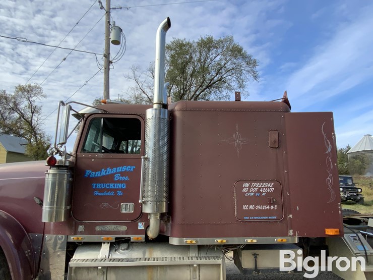 1996-freightliner-fld120-image-14