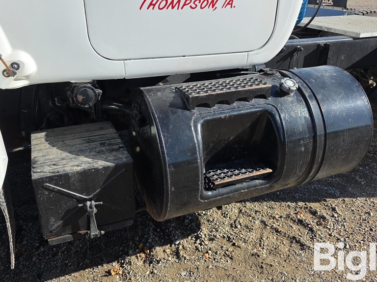 mack-r688st-image-10