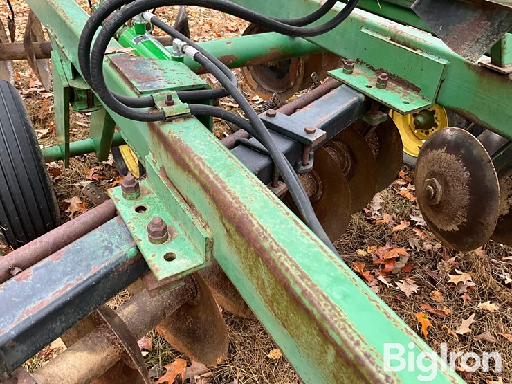 john-deere-230-image-14