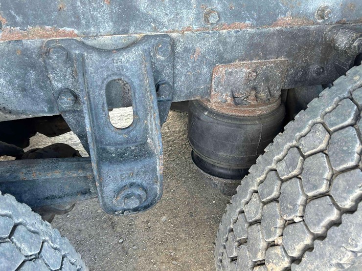 western-star-4964f-image-40