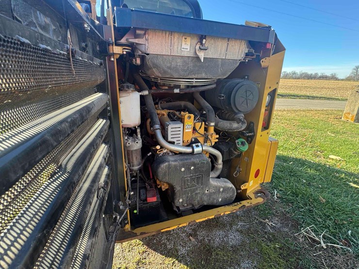 caterpillar-236d-image-45