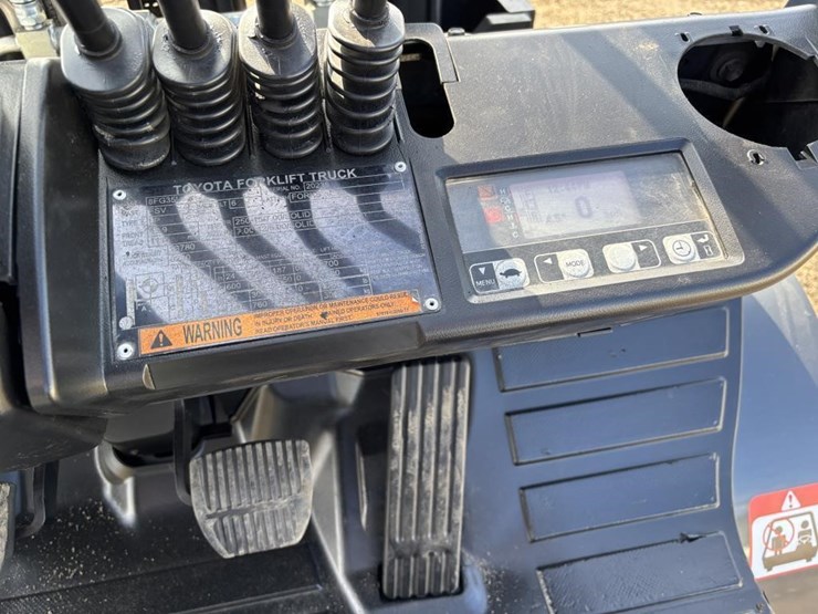 2020-toyota-8fg35u-image-26