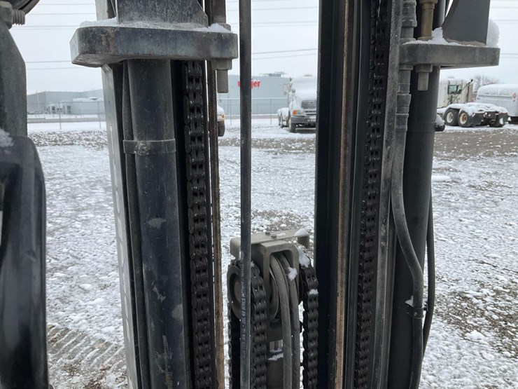 mitsubishi-fg30-image-18