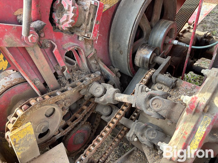 new-holland-1880-image-19