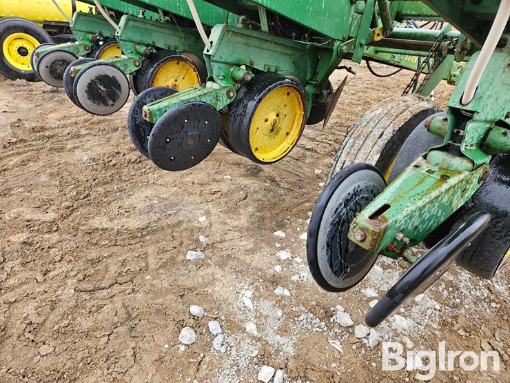 john-deere-7000-image-17