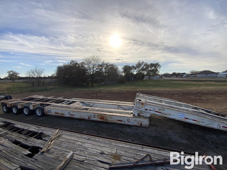 1976-holt-hlf-70-quad/a-folding-neck-trailer-image-4