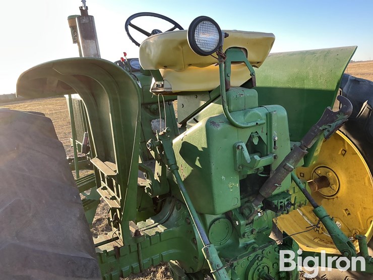 john-deere-3010-image-16