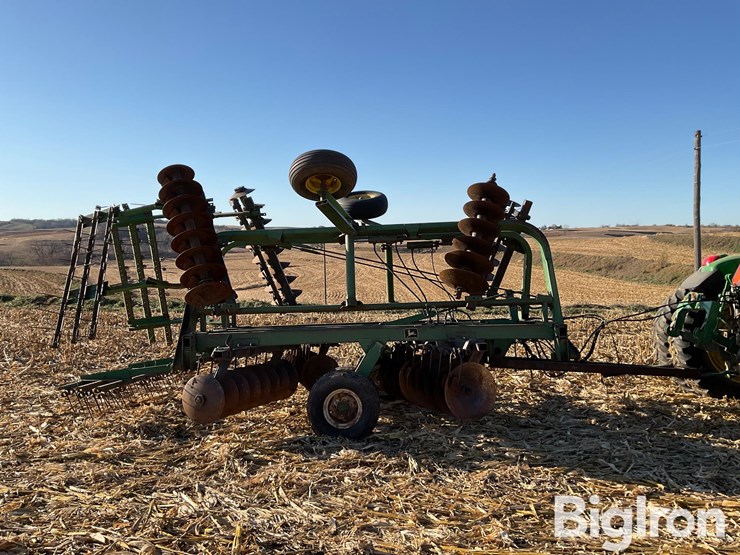 john-deere-235-image-4