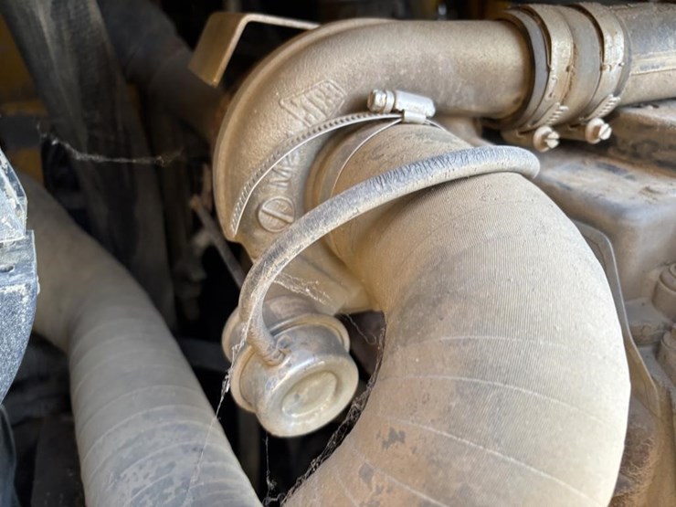 2012-jcb-225-image-33