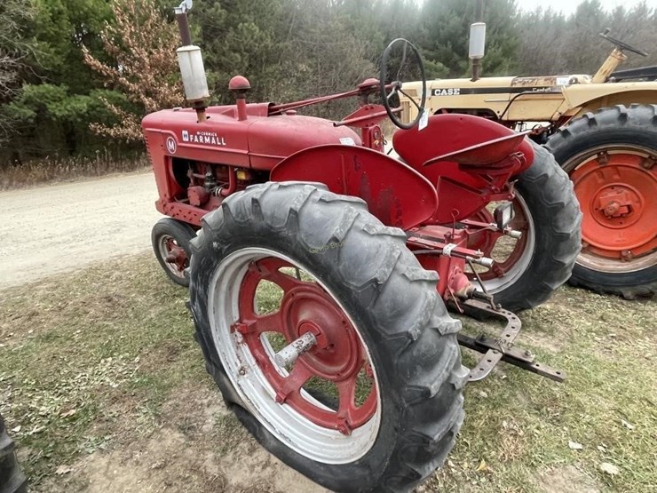 farmall-m-narrow-front-tractor-image-8