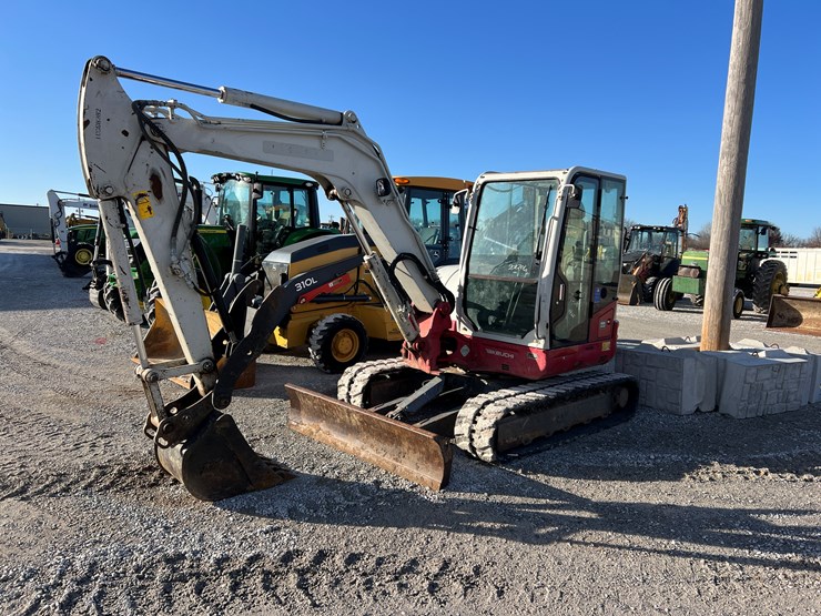 takeuchi-tb260-image-24