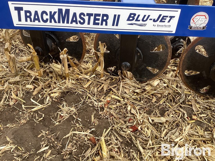 2023-unverferth-trackmaster-ii-pivot-track-closer-image-18