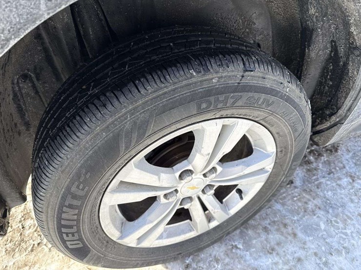 2015-chevrolet-equinox-lt-image-23