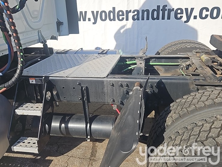 2018-freightliner-cascadia-image-27