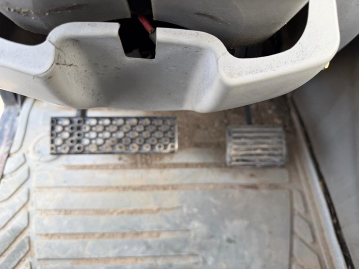 caterpillar-th350b-image-25