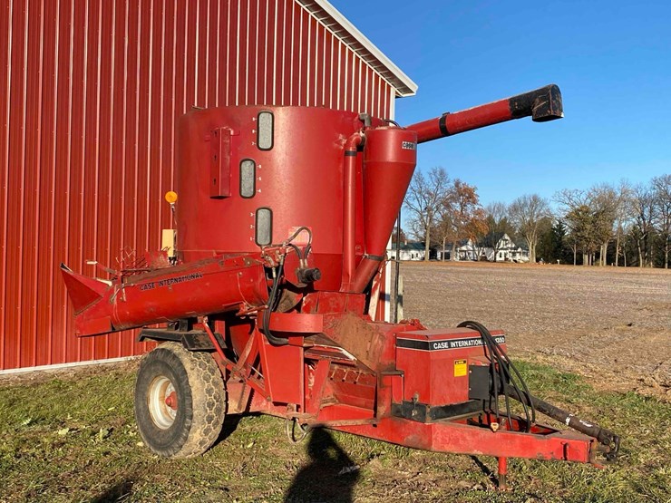 case-ih-1350-image-1