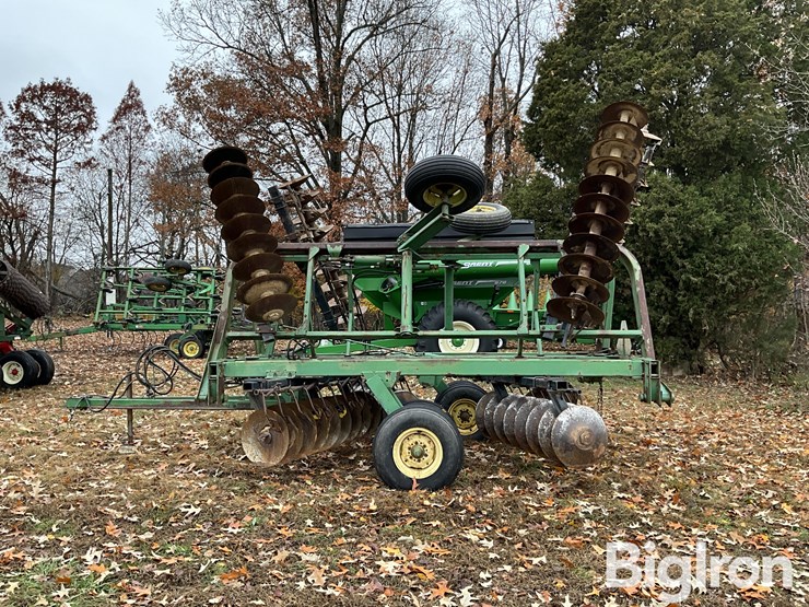 john-deere-230-image-8