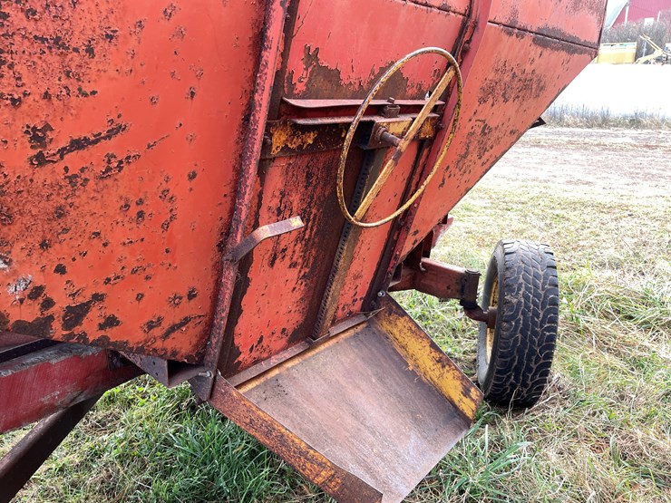 #205-•-j&m-gravity-box-on-running-gear-(boyceville,-wi)-image-37