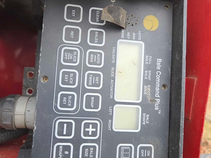 new-holland-664-image-9