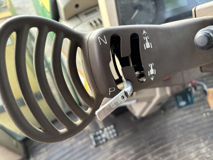 john-deere-7220-image-28