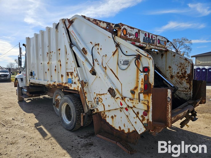 2003-international-7400-image-7