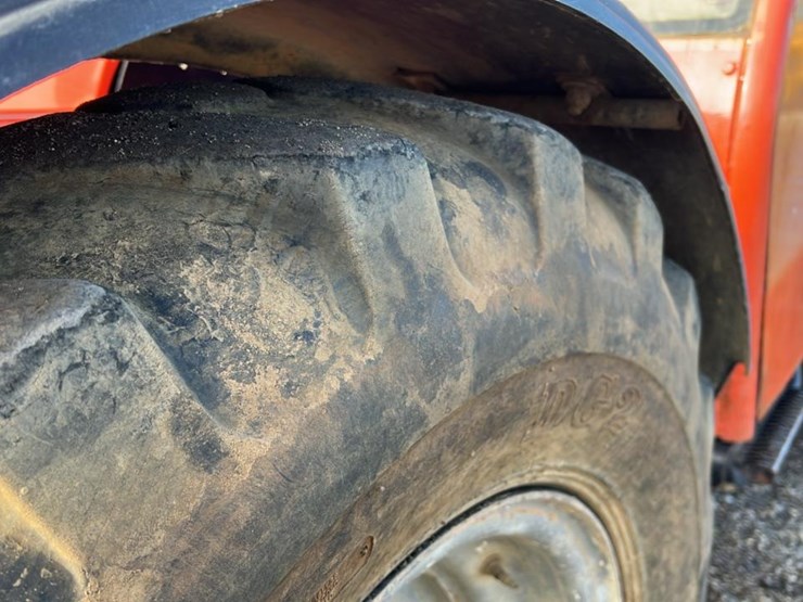 2005-lull-644e-42-image-55