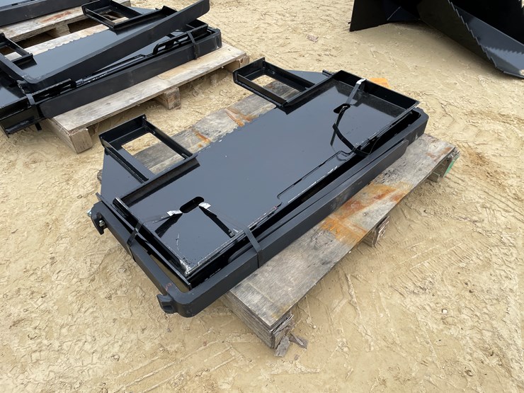 #2562-•-new-kc-45"-skid-steer-fork-frame-with-forks-image-4