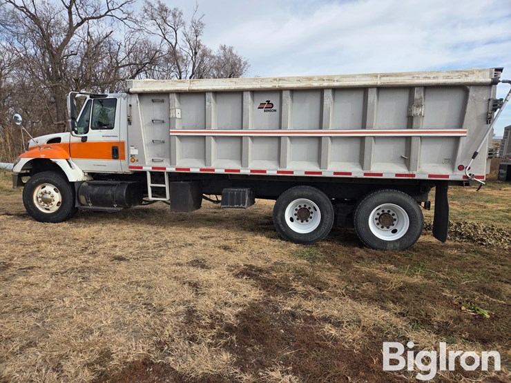 international-7400-image-9