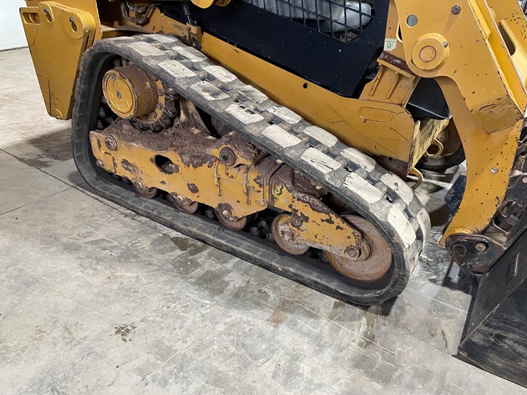 caterpillar-249d-image-12