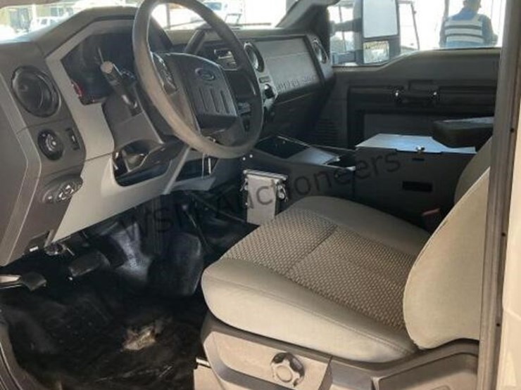 2016-ford-f550-image-25