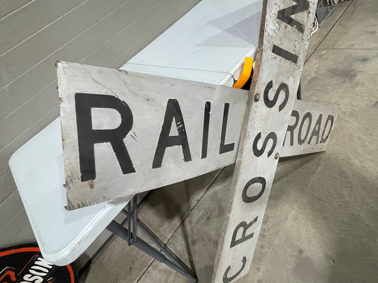 #7883-•-metal-railroad-crossing-sign-image-3