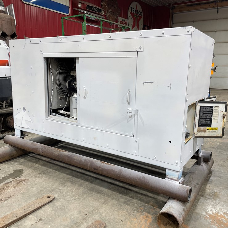 #7488 • Dresser LeRoi Q125DP Air Compressor