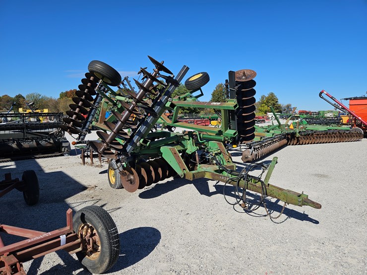 john-deere-630-image-1