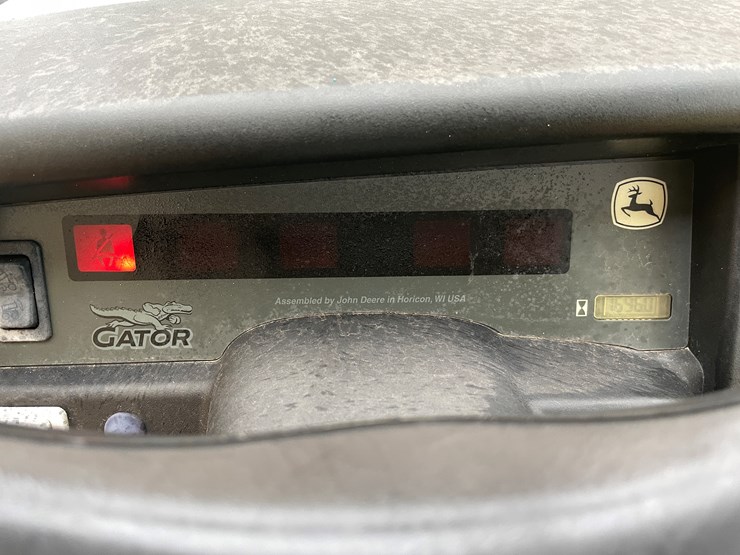 john-deere-gator-image-11