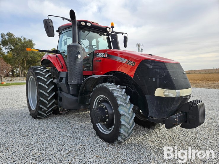 case-ih-magnum-250-image-3