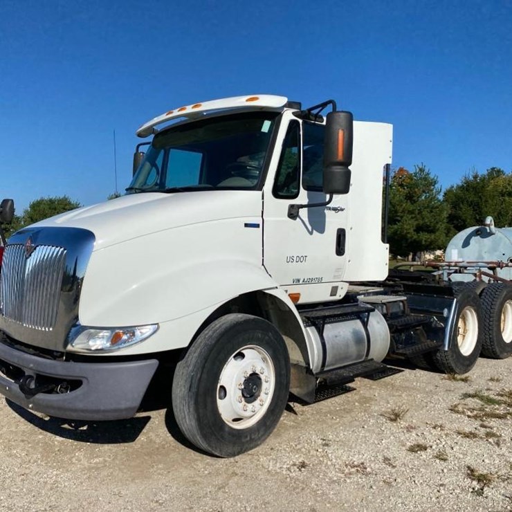 2010 INTERNATIONAL 415