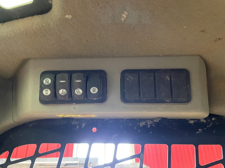 caterpillar-249d-image-30