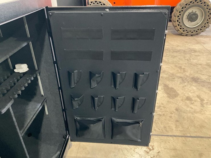 #4079-•-new-40-gun-safe-image-2