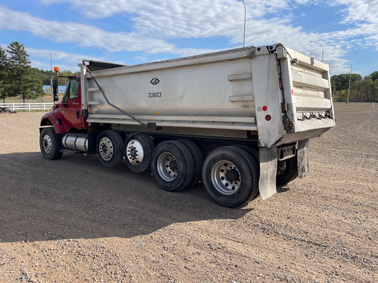 international-7400-image-3