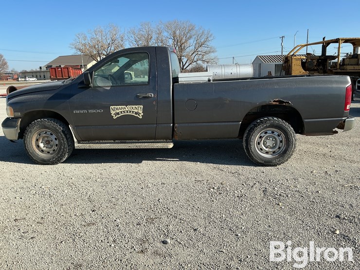 2004-dodge-1500-image-8