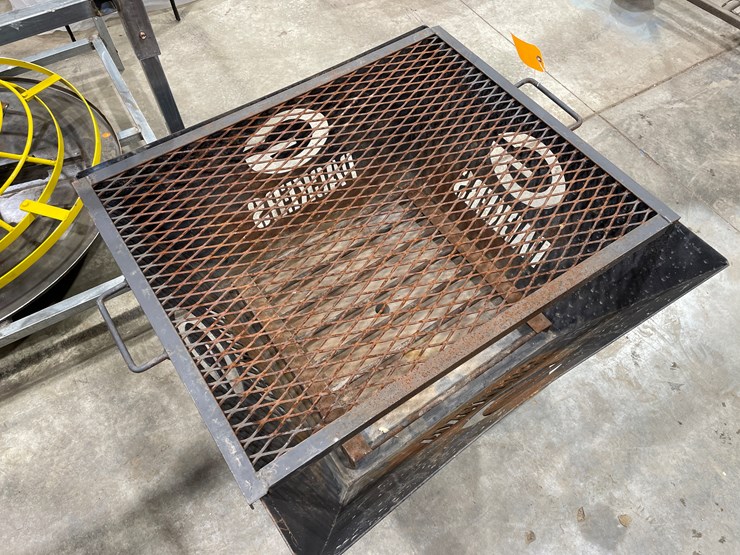 #7904-•-custom-green-bay-packers-fire-pit-image-3