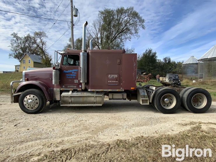 1996-freightliner-fld120-image-8