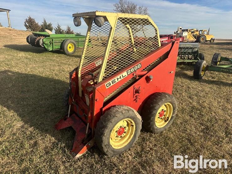 gehl-2600-image-1